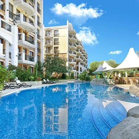 Private Grand 11 Apartment *